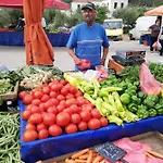 Au Pied De La Falaise Rouge * Leonidio