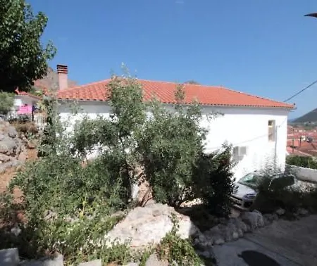 Au Pied De La Falaise Rouge Ferienhaus *