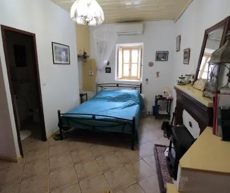 Au Pied De La Falaise Rouge Ferienhaus