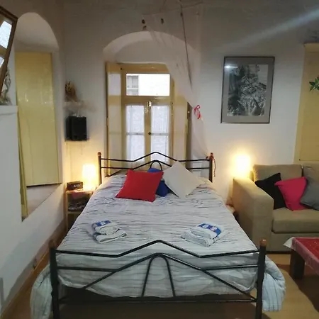 Au Pied De La Falaise Rouge Tatil Evi Leonídion