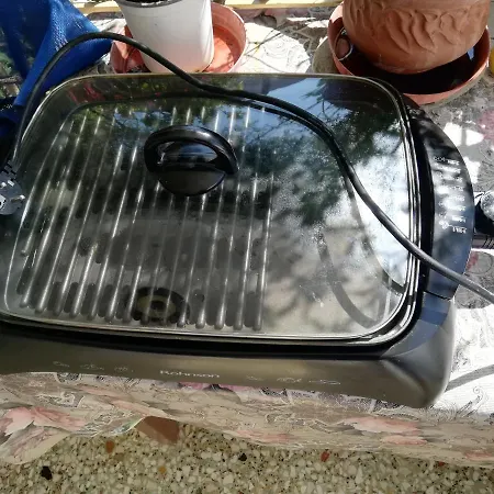 Au Pied De La Falaise Rouge