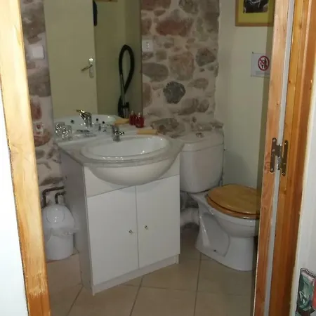 Au Pied De La Falaise Rouge Ferienhaus *