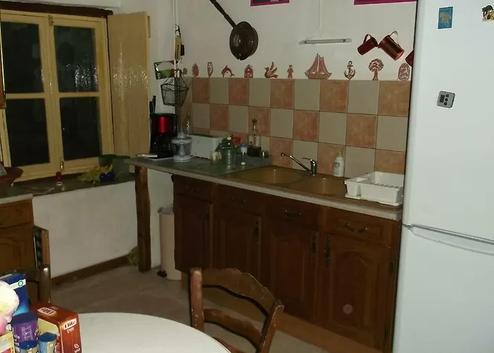 Ferienhaus Au Pied De La Falaise Rouge Leonídion