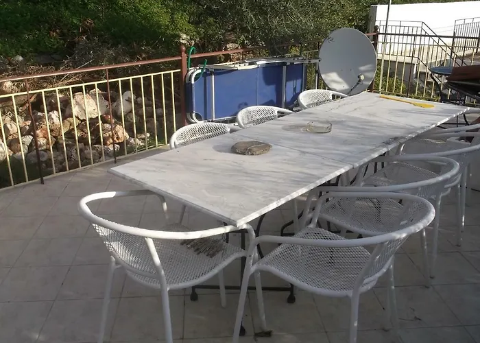 Hébergement de vacances Au Pied De La Falaise Rouge