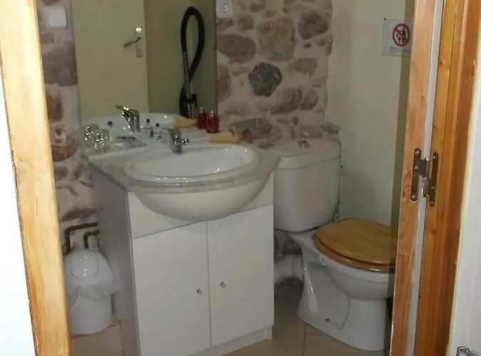 Au Pied De La Falaise Rouge Ferienhaus *